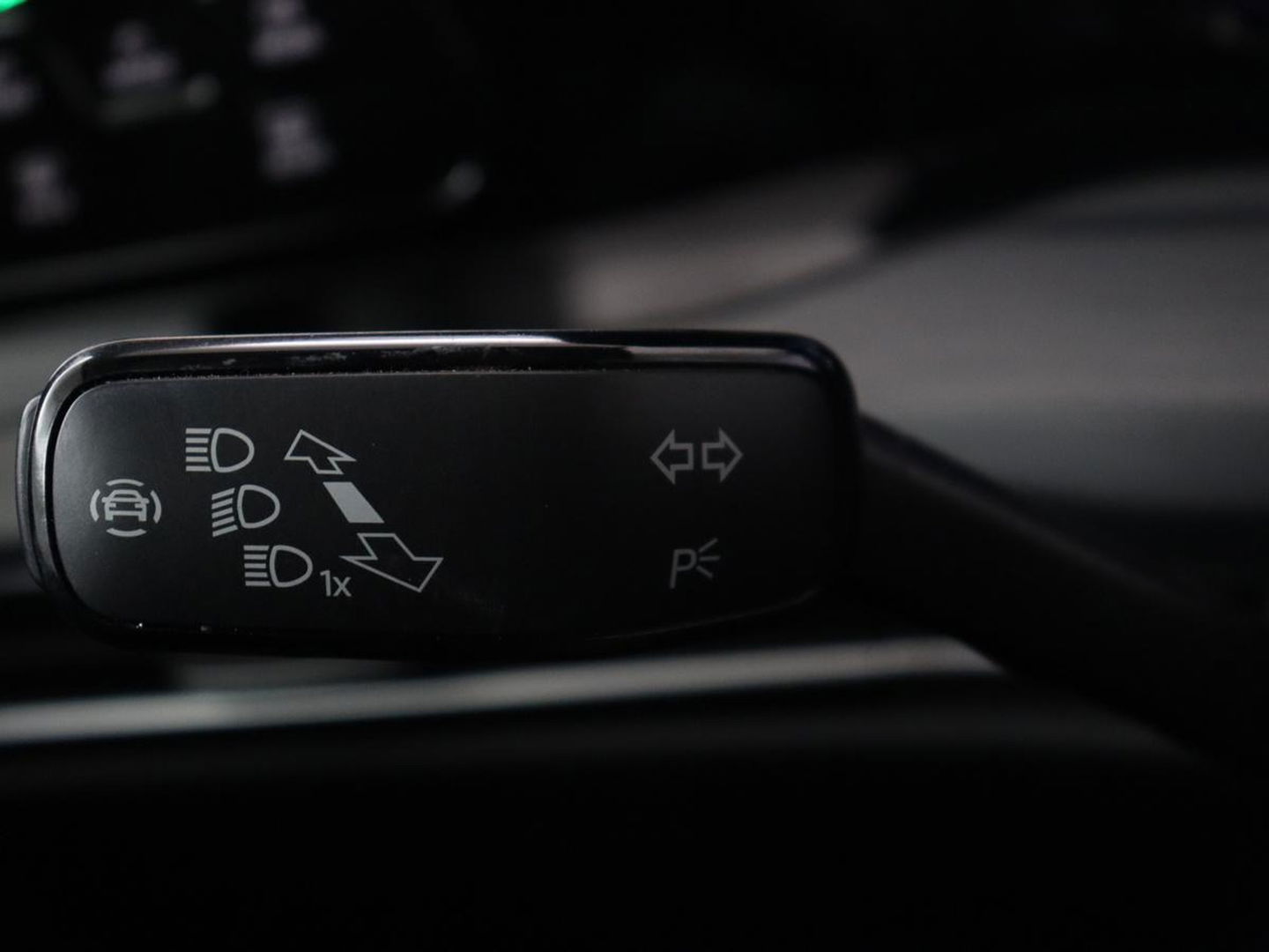 Volkswagen Golf 1.4 eHybrid Style | Stoelverwarming | Massage | Carplay | Sfeerverlichting | Navigatie | Memory | Adaptive cruise | Full LED | Parkeerhulp | Getint glas | PHEV | Plug In