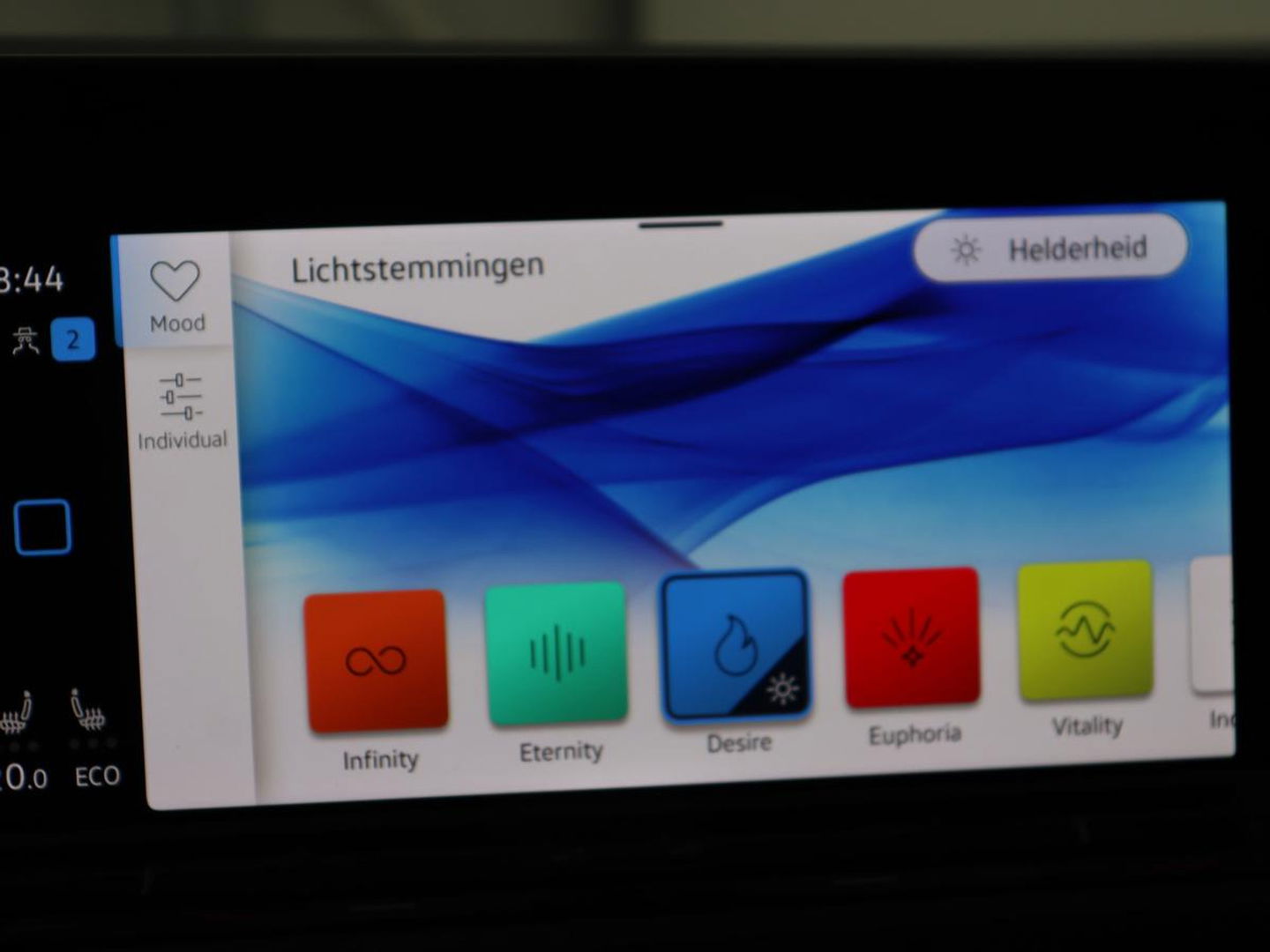 Volkswagen Golf 1.4 eHybrid Style | Stoelverwarming | Massage | Carplay | Sfeerverlichting | Navigatie | Memory | Adaptive cruise | Full LED | Parkeerhulp | Getint glas | PHEV | Plug In