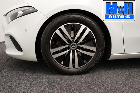 Mercedes-Benz A-Klasse 180 Premium Plus|PARELMOER|SFEERVERL|CAMERA