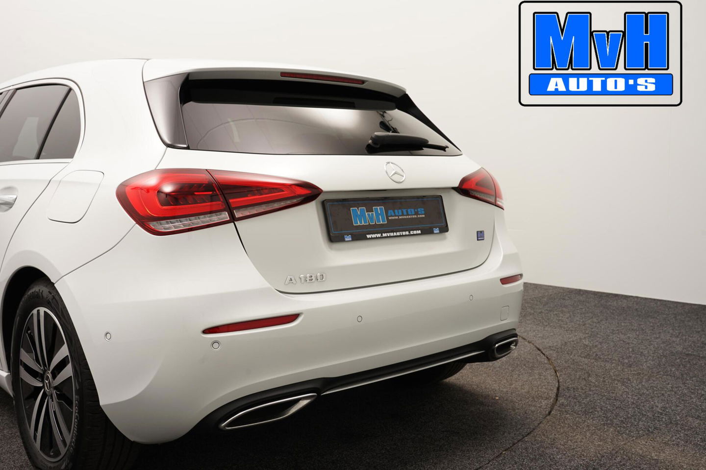 Mercedes-Benz A-Klasse 180 Premium Plus|PARELMOER|SFEERVERL|CAMERA