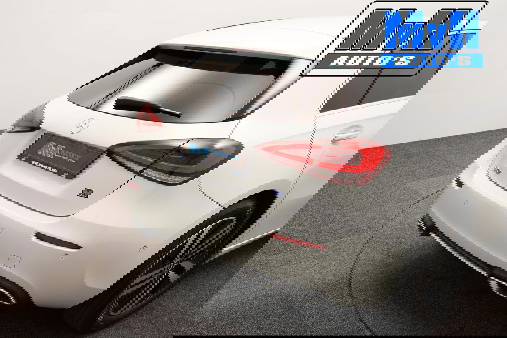 Mercedes-Benz A-Klasse 180 Premium Plus|PARELMOER|SFEERVERL|CAMERA