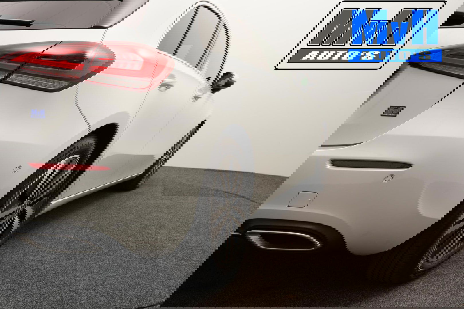 Mercedes-Benz A-Klasse 180 Premium Plus|PARELMOER|SFEERVERL|CAMERA