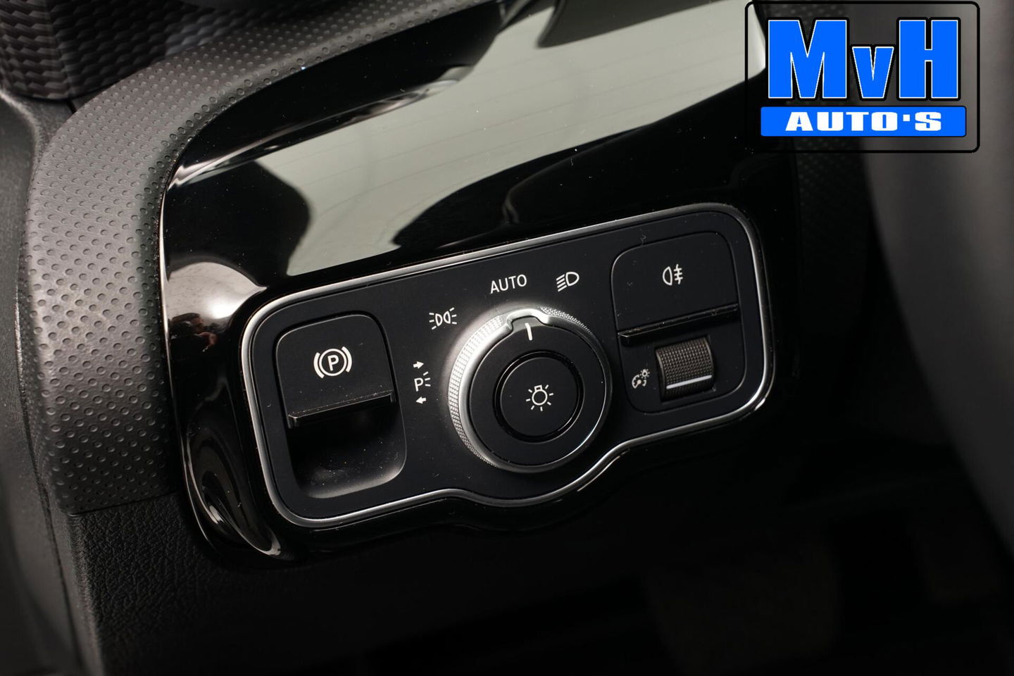 Mercedes-Benz A-Klasse 180 Premium Plus|PARELMOER|SFEERVERL|CAMERA