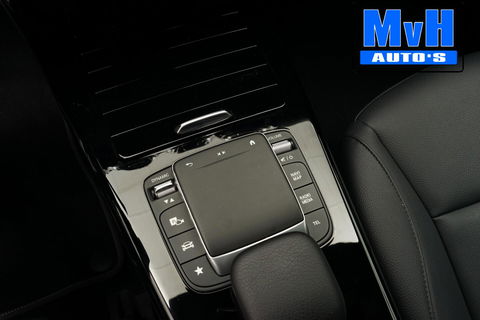 Mercedes-Benz A-Klasse 180 Premium Plus|PARELMOER|SFEERVERL|CAMERA
