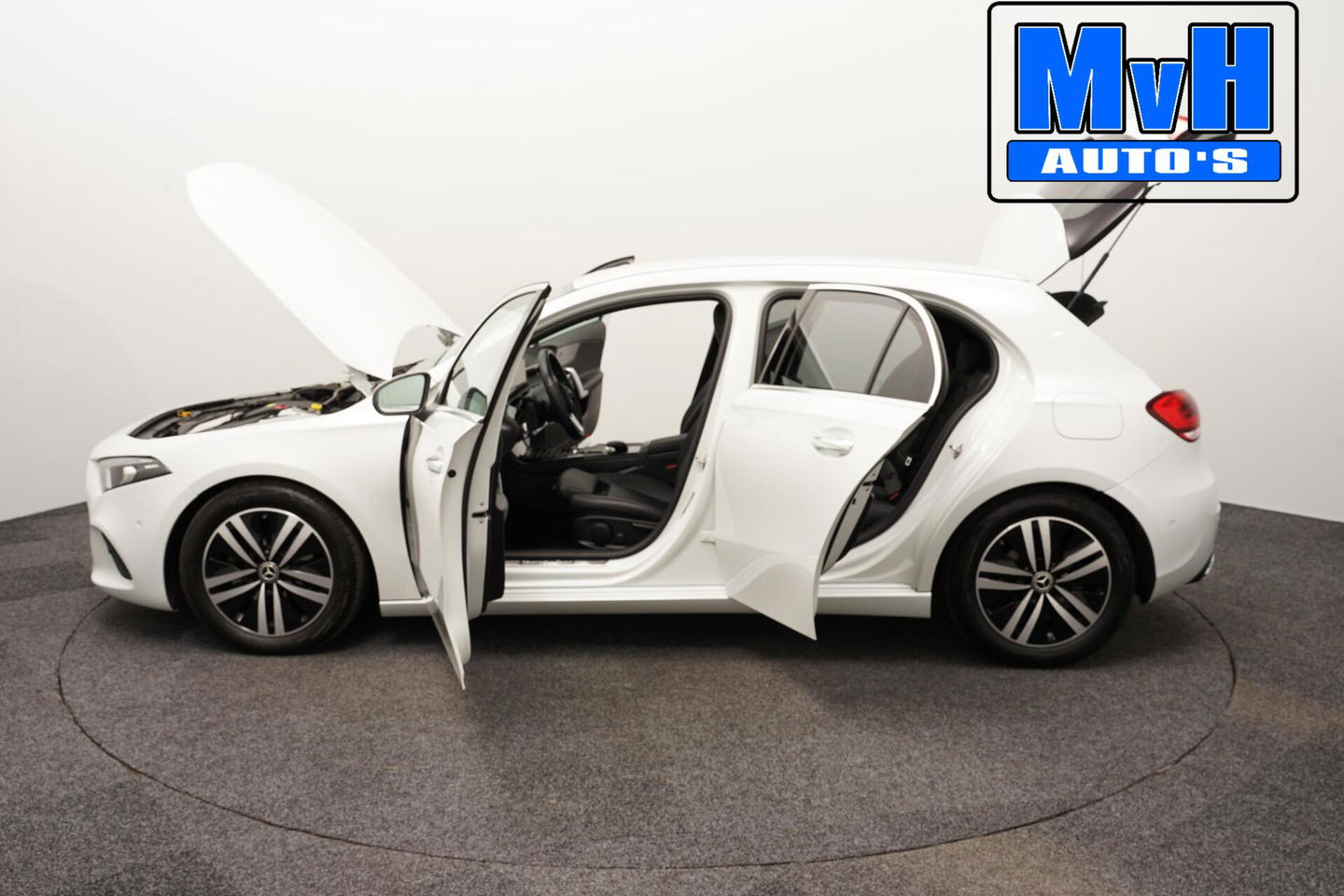 Mercedes-Benz A-Klasse 180 Premium Plus|PARELMOER|SFEERVERL|CAMERA