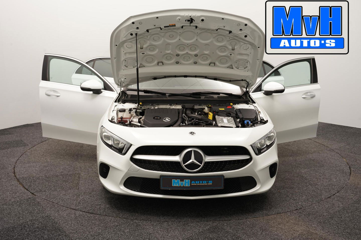 Mercedes-Benz A-Klasse 180 Premium Plus|PARELMOER|SFEERVERL|CAMERA