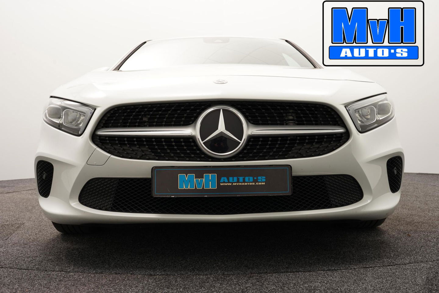 Mercedes-Benz A-Klasse 180 Premium Plus|PARELMOER|SFEERVERL|CAMERA