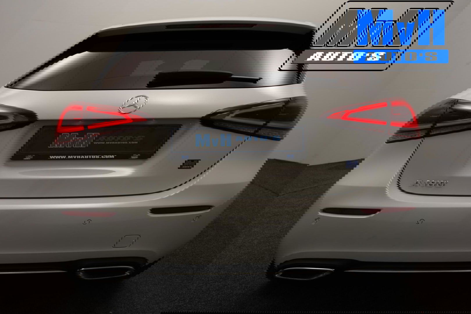 Mercedes-Benz A-Klasse 180 Premium Plus|PARELMOER|SFEERVERL|CAMERA