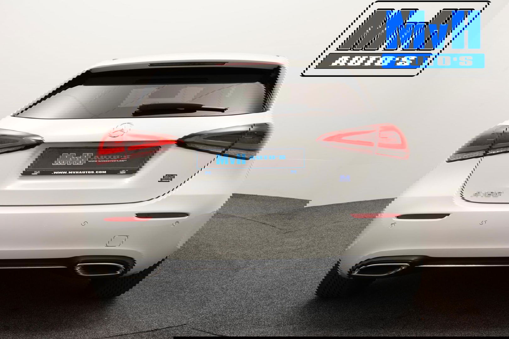 Mercedes-Benz A-Klasse 180 Premium Plus|PARELMOER|SFEERVERL|CAMERA