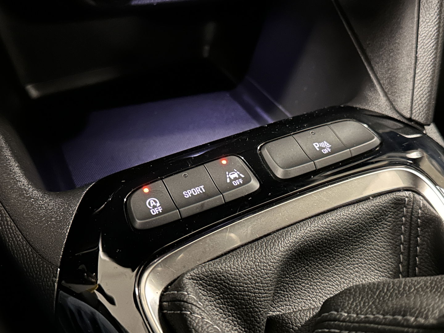 Opel Corsa 1.2 GS Line | Cruise Control | Apple Carplay | Android Auto | Achteruitrijcamera | Parkeersensoren | Dodehoeksensor | DAB | Lane Assist