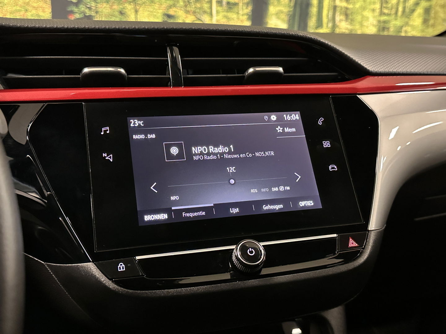 Opel Corsa 1.2 GS Line | Cruise Control | Apple Carplay | Android Auto | Achteruitrijcamera | Parkeersensoren | Dodehoeksensor | DAB | Lane Assist