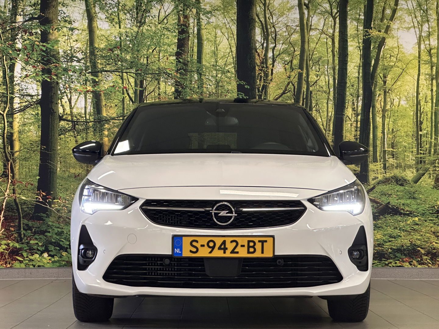 Opel Corsa 1.2 GS Line | Cruise Control | Apple Carplay | Android Auto | Achteruitrijcamera | Parkeersensoren | Dodehoeksensor | DAB | Lane Assist