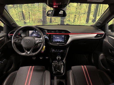 Opel Corsa 1.2 GS Line | Cruise Control | Apple Carplay | Android Auto | Achteruitrijcamera | Parkeersensoren | Dodehoeksensor | DAB | Lane Assist