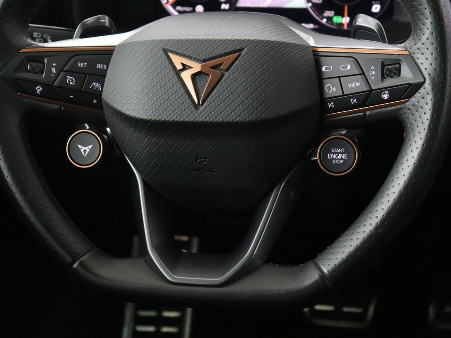 CUPRA Formentor 2.0 TSI 4DRIVE | 310pk | Trekhaak | Stoelverwarming | Camera | Adaptive cruise | 19'' | Sfeerverlichting | Keyless | Full LED | Sportstoelen | Stuurverwarming | DAB