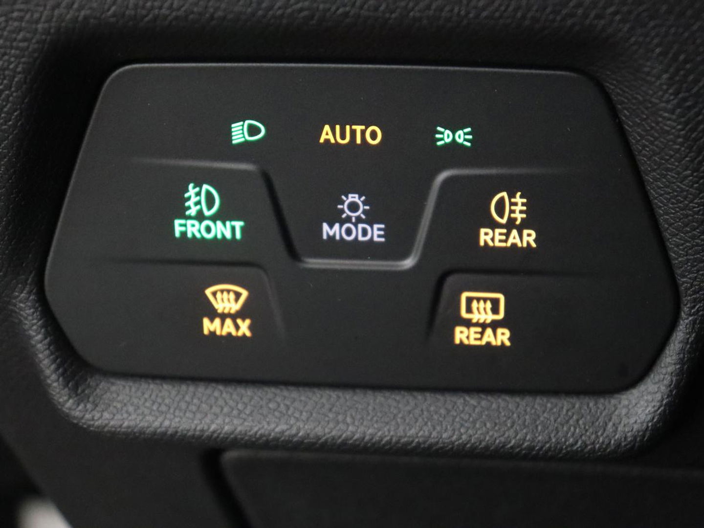 CUPRA Formentor 2.0 TSI 4DRIVE | 310pk | Trekhaak | Stoelverwarming | Camera | Adaptive cruise | 19'' | Sfeerverlichting | Keyless | Full LED | Sportstoelen | Stuurverwarming | DAB