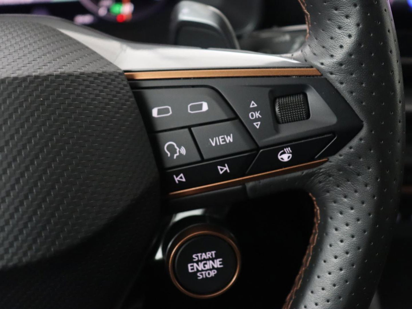 CUPRA Formentor 2.0 TSI 4DRIVE | 310pk | Trekhaak | Stoelverwarming | Camera | Adaptive cruise | 19'' | Sfeerverlichting | Keyless | Full LED | Sportstoelen | Stuurverwarming | DAB