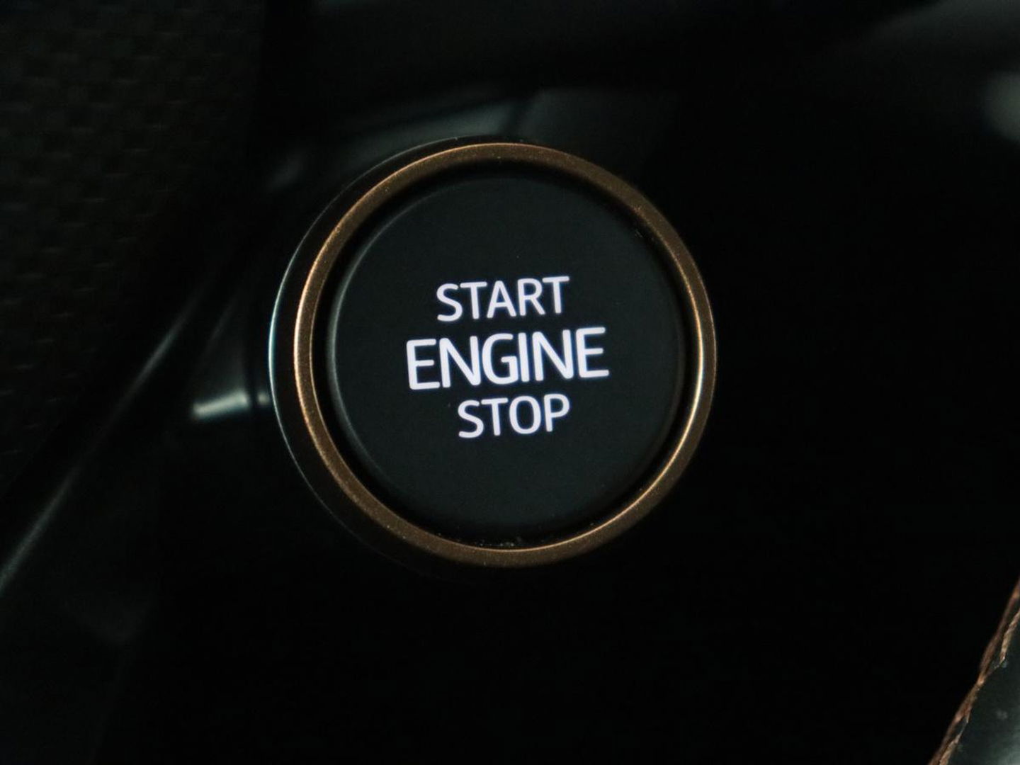 CUPRA Formentor 2.0 TSI 4DRIVE | 310pk | Trekhaak | Stoelverwarming | Camera | Adaptive cruise | 19'' | Sfeerverlichting | Keyless | Full LED | Sportstoelen | Stuurverwarming | DAB