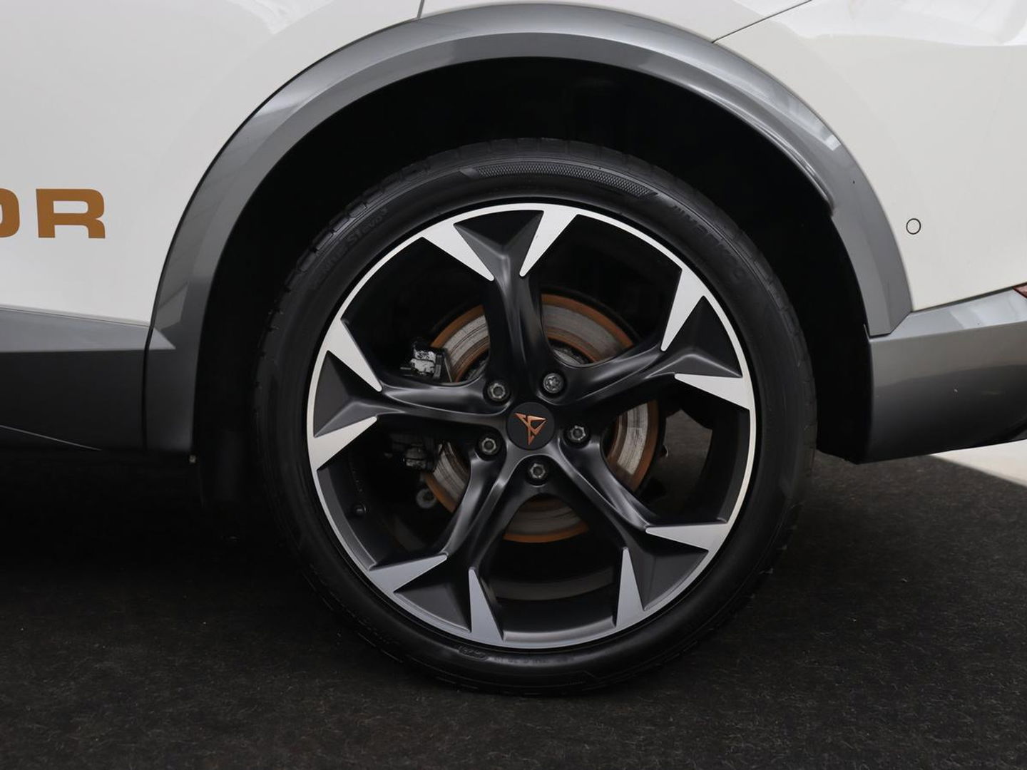 CUPRA Formentor 2.0 TSI 4DRIVE | 310pk | Trekhaak | Stoelverwarming | Camera | Adaptive cruise | 19'' | Sfeerverlichting | Keyless | Full LED | Sportstoelen | Stuurverwarming | DAB