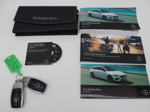 Mercedes-Benz CLA-Klasse 250e AMG Night | Stoelverwarming | Carplay | Camera | Widescreen | Sfeerverlichting | Leder/Alcantara | Navigatie | Park Assist | Origineel Zwart | PHEV | Plug In