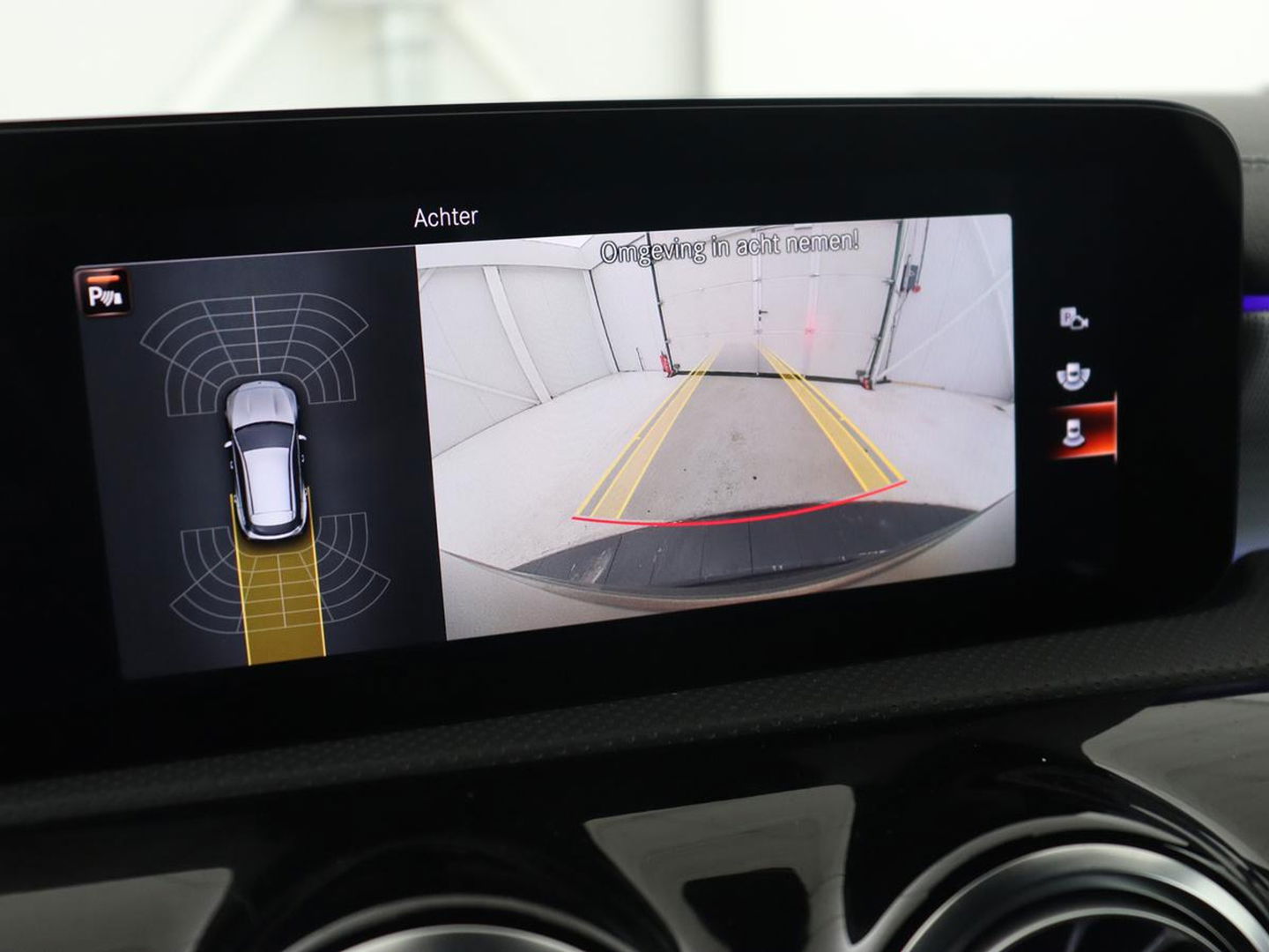 Mercedes-Benz CLA-Klasse 250e AMG Night | Stoelverwarming | Carplay | Camera | Widescreen | Sfeerverlichting | Leder/Alcantara | Navigatie | Park Assist | Origineel Zwart | PHEV | Plug In