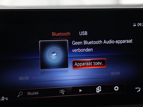 Mercedes-Benz CLA-Klasse 250e AMG Night | Stoelverwarming | Carplay | Camera | Widescreen | Sfeerverlichting | Leder/Alcantara | Navigatie | Park Assist | Origineel Zwart | PHEV | Plug In