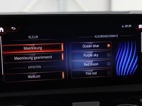 Mercedes-Benz CLA-Klasse 250e AMG Night | Stoelverwarming | Carplay | Camera | Widescreen | Sfeerverlichting | Leder/Alcantara | Navigatie | Park Assist | Origineel Zwart | PHEV | Plug In