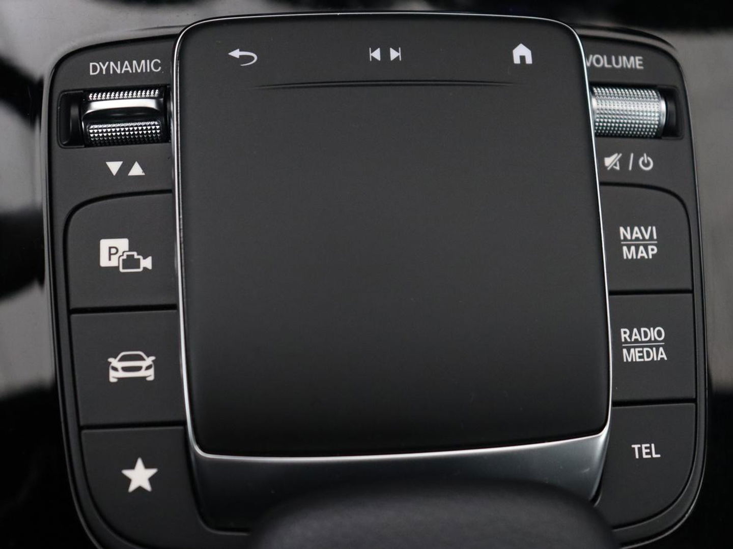 Mercedes-Benz CLA-Klasse 250e AMG Night | Stoelverwarming | Carplay | Camera | Widescreen | Sfeerverlichting | Leder/Alcantara | Navigatie | Park Assist | Origineel Zwart | PHEV | Plug In