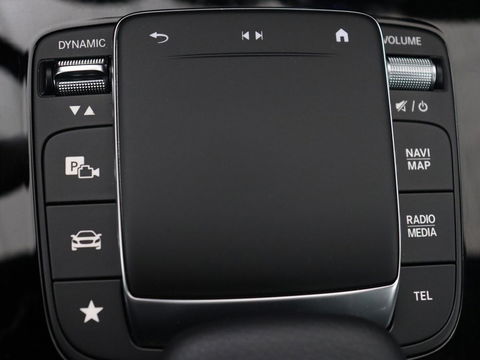 Mercedes-Benz CLA-Klasse 250e AMG Night | Stoelverwarming | Carplay | Camera | Widescreen | Sfeerverlichting | Leder/Alcantara | Navigatie | Park Assist | Origineel Zwart | PHEV | Plug In