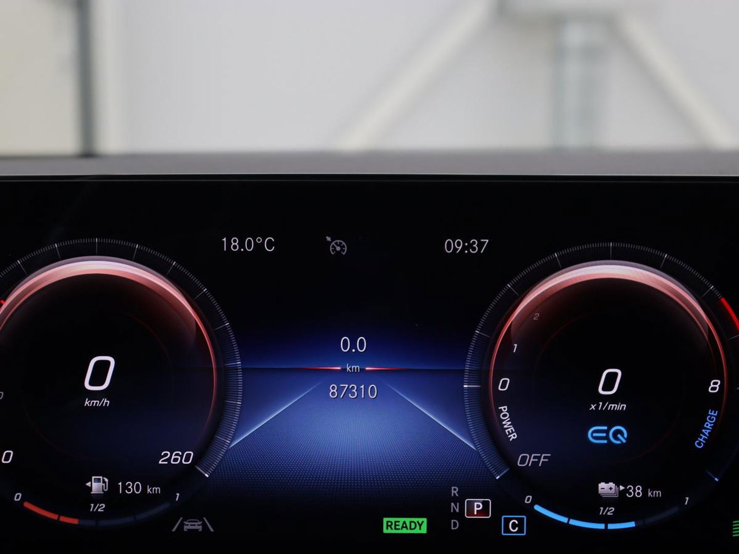 Mercedes-Benz CLA-Klasse 250e AMG Night | Stoelverwarming | Carplay | Camera | Widescreen | Sfeerverlichting | Leder/Alcantara | Navigatie | Park Assist | Origineel Zwart | PHEV | Plug In