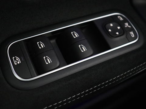 Mercedes-Benz CLA-Klasse 250e AMG Night | Stoelverwarming | Carplay | Camera | Widescreen | Sfeerverlichting | Leder/Alcantara | Navigatie | Park Assist | Origineel Zwart | PHEV | Plug In