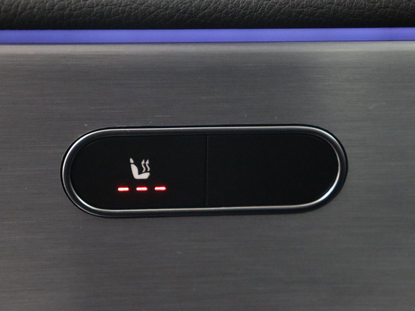 Mercedes-Benz CLA-Klasse 250e AMG Night | Stoelverwarming | Carplay | Camera | Widescreen | Sfeerverlichting | Leder/Alcantara | Navigatie | Park Assist | Origineel Zwart | PHEV | Plug In