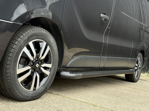 Renault Trafic 2.0 dCi 170 T29 L2H1 | MARGE | DIKKE UITVOERING | LED | NAVI | Sidesteps | LMV