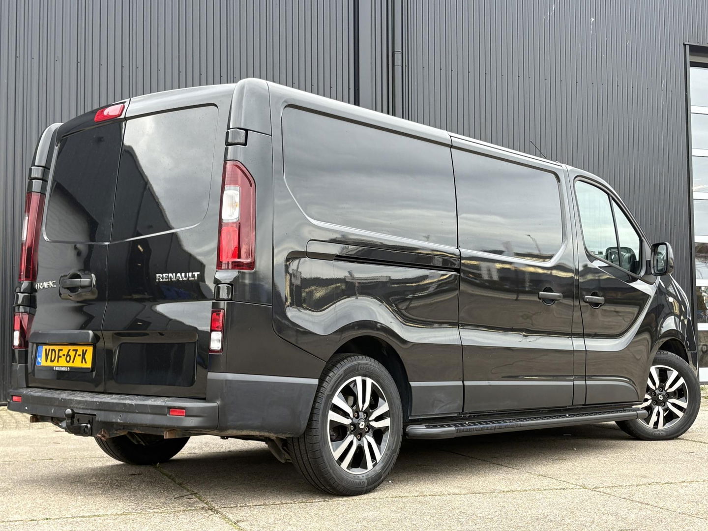 Renault Trafic 2.0 dCi 170 T29 L2H1 | MARGE | DIKKE UITVOERING | APK 12 MND | LED | NAVI | Sidesteps | LMV