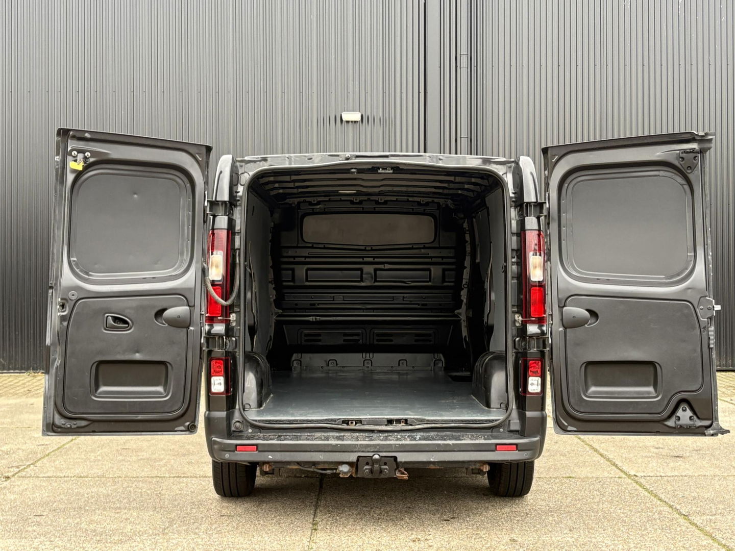 Renault Trafic 2.0 dCi 170 T29 L2H1 | MARGE | DIKKE UITVOERING | LED | NAVI | Sidesteps | LMV