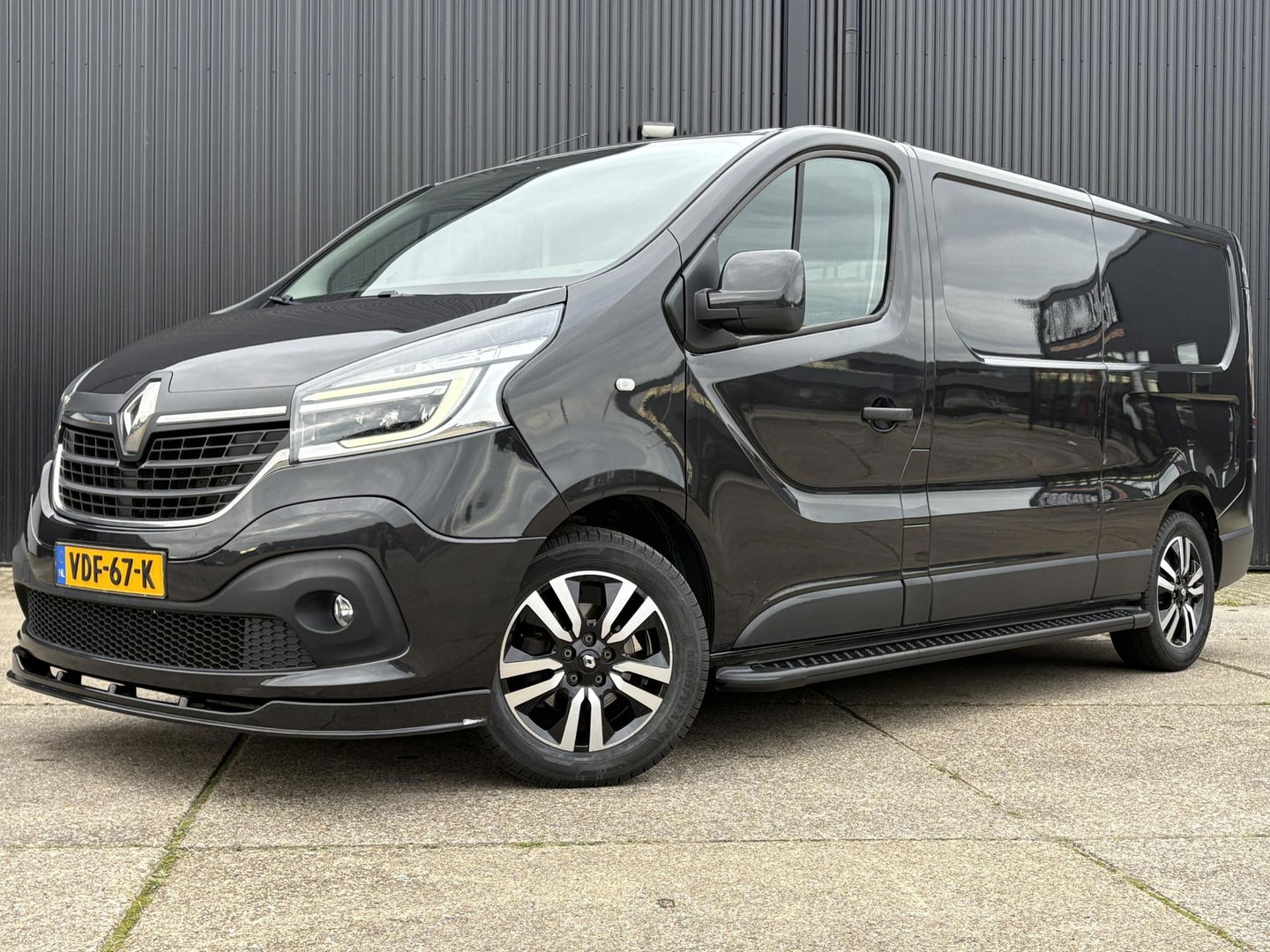 Renault Trafic 2.0 dCi 170 T29 L2H1 | MARGE | DIKKE UITVOERING | LED | NAVI | Sidesteps | LMV