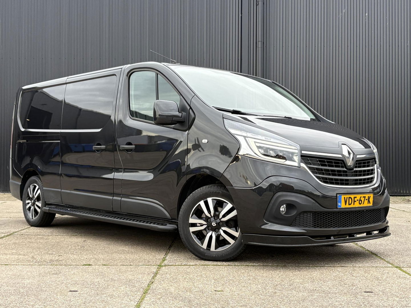 Renault Trafic 2.0 dCi 170 T29 L2H1 | MARGE | DIKKE UITVOERING | LED | NAVI | Sidesteps | LMV