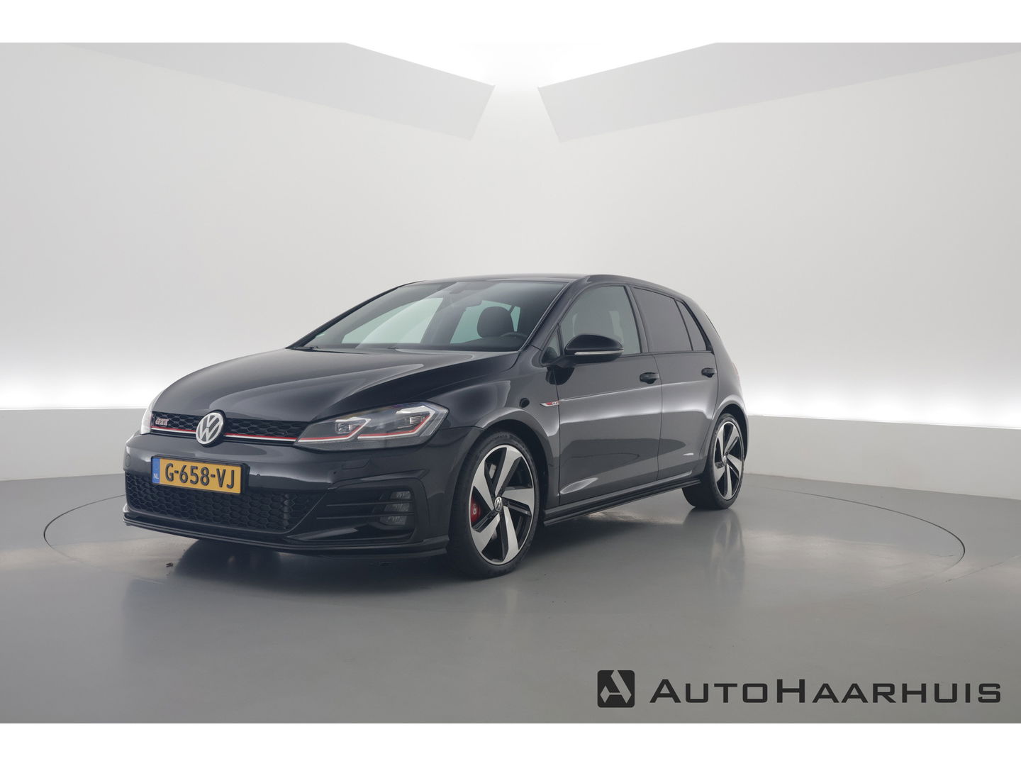 Volkswagen Golf 2.0 TSI GTI Performance | Digi. Dashboard | 18'' | Apple CarPlay | Camera | Adapt. Cruise | Stoelverw.