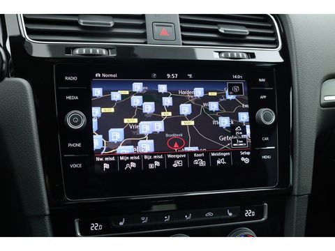 Volkswagen Golf 2.0 TSI GTI Performance | Digi. Dashboard | 18'' | Apple CarPlay | Camera | Adapt. Cruise | Stoelverw.