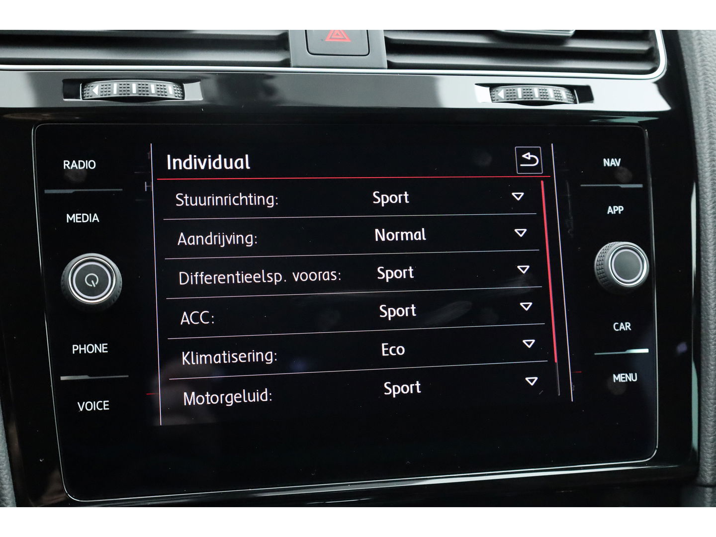 Volkswagen Golf 2.0 TSI GTI Performance | Digi. Dashboard | 18'' | Apple CarPlay | Camera | Adapt. Cruise | Stoelverw.