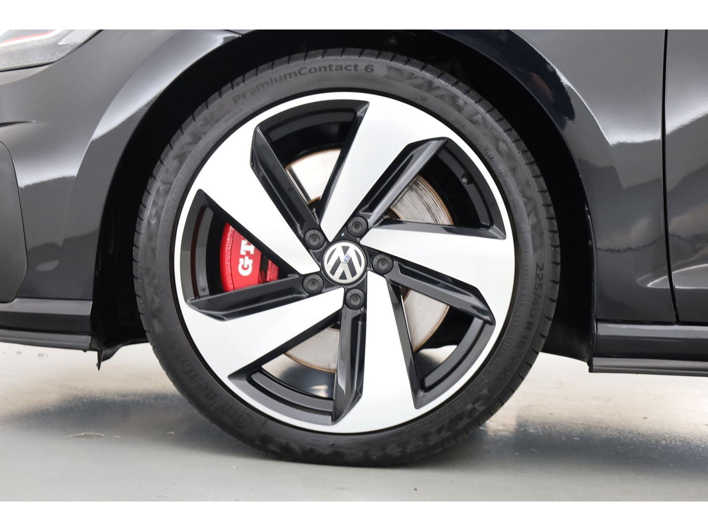 Volkswagen Golf 2.0 TSI GTI Performance | Digi. Dashboard | 18'' | Apple CarPlay | Camera | Adapt. Cruise | Stoelverw.