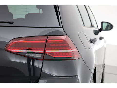 Volkswagen Golf 2.0 TSI GTI Performance | Digi. Dashboard | 18'' | Apple CarPlay | Camera | Adapt. Cruise | Stoelverw.
