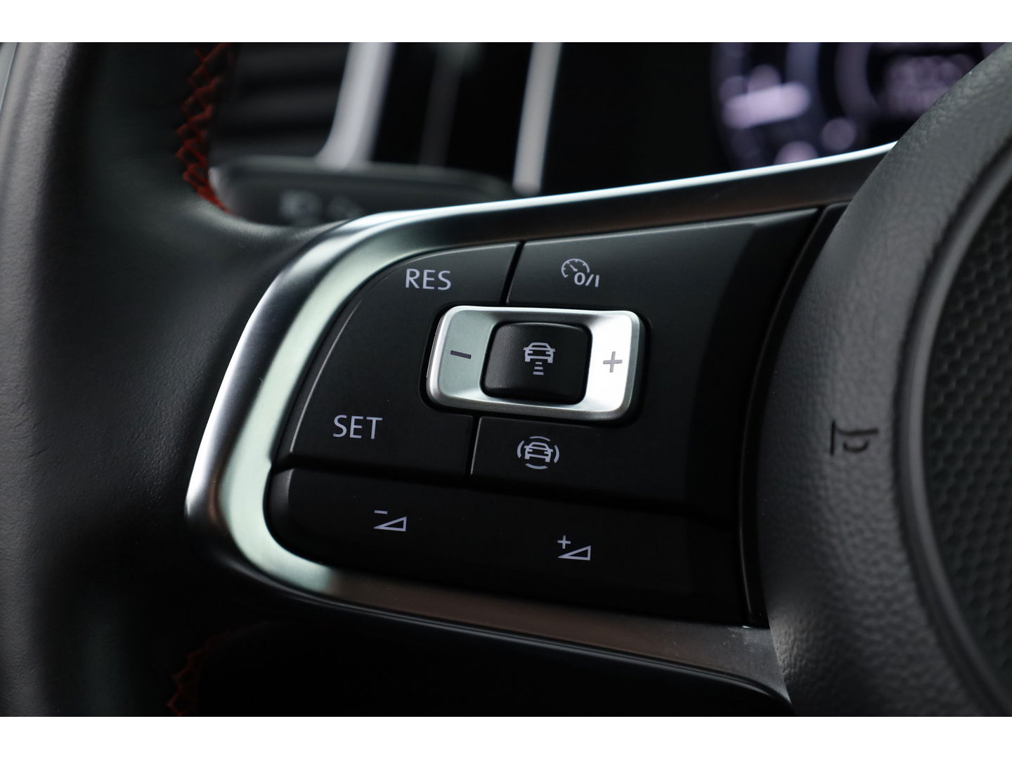 Volkswagen Golf 2.0 TSI GTI Performance | Digi. Dashboard | 18'' | Apple CarPlay | Camera | Adapt. Cruise | Stoelverw.