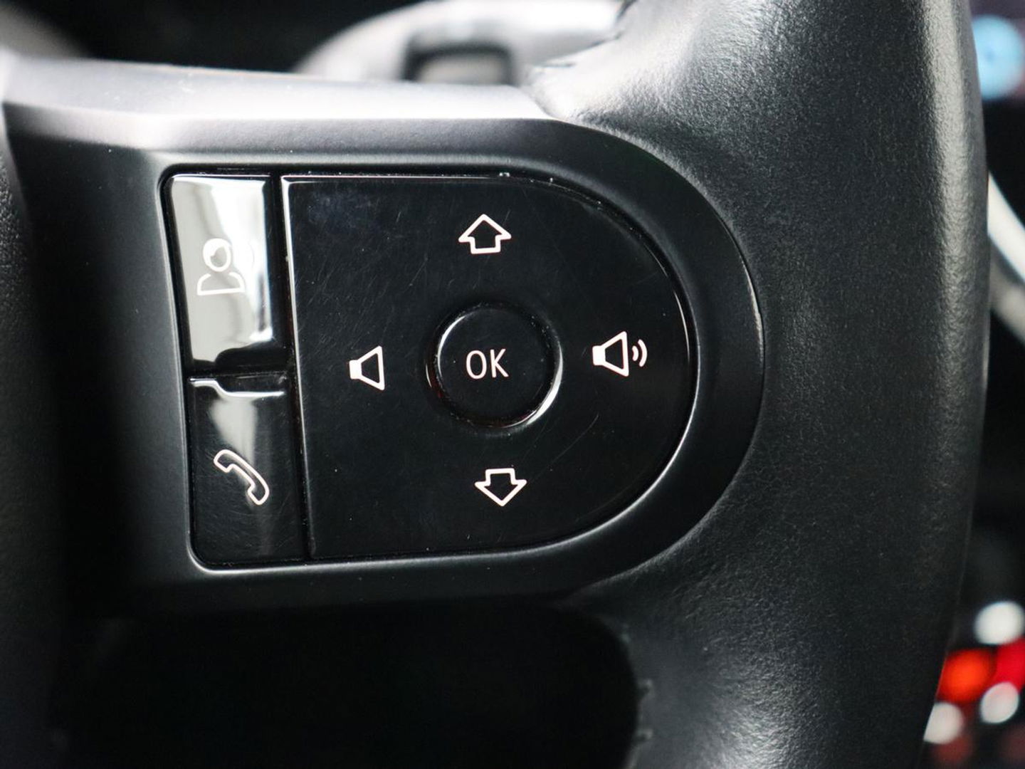 MINI Clubman 2.0 Cooper S | 192pk | Panoramadak | Leder | Trekhaak | Carplay | Navigatie | Parkeerhulp | Full LED | Verwarmde voorruit | Getint glas