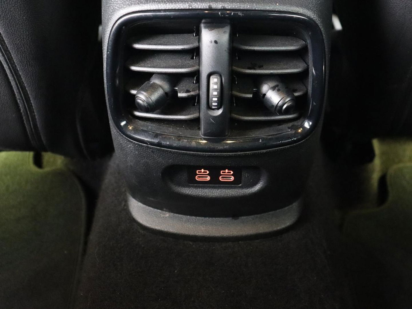 MINI Clubman 2.0 Cooper S | 192pk | Panoramadak | Leder | Trekhaak | Carplay | Navigatie | Parkeerhulp | Full LED | Verwarmde voorruit | Getint glas