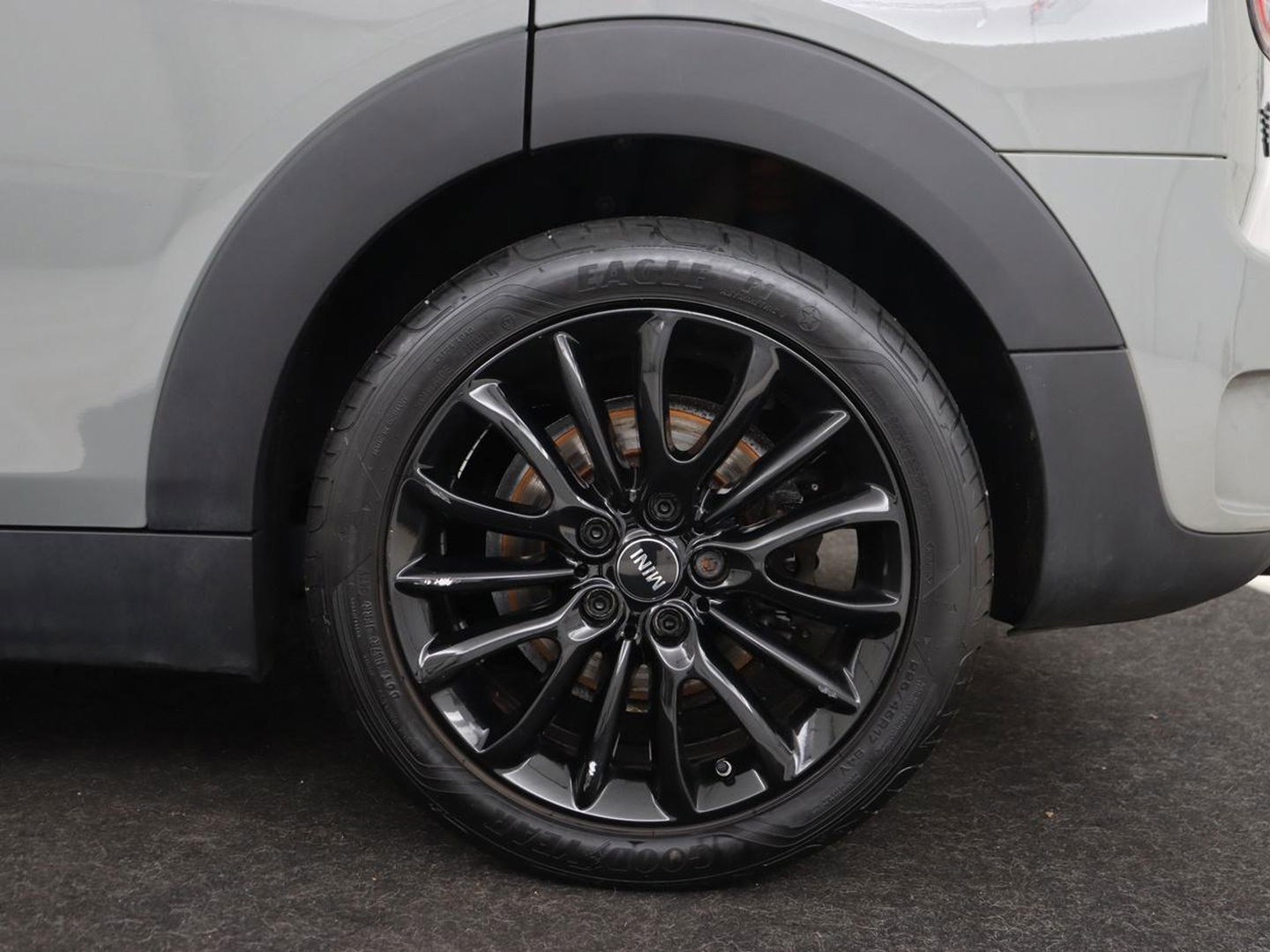 MINI Clubman 2.0 Cooper S | 192pk | Panoramadak | Leder | Trekhaak | Carplay | Navigatie | Parkeerhulp | Full LED | Verwarmde voorruit | Getint glas