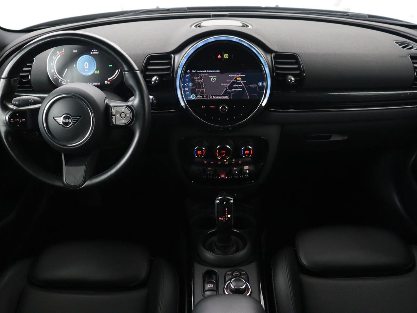 MINI Clubman 2.0 Cooper S | 192pk | Panoramadak | Leder | Trekhaak | Carplay | Navigatie | Parkeerhulp | Full LED | Verwarmde voorruit | Getint glas