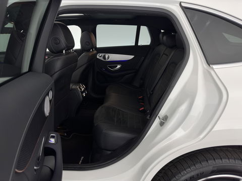Mercedes-Benz EQC 400 4MATIC 80 kWh AMG (INCL-BTW) Aut. *PANO | BURMESTER-SURROUND | DISTRONIC | LEATHER-MICROFIBRE | FULL-LED | TOP-VIEW | WIDE-SCREEN-COCKPIT | KEYLESS | AIR-SUSPENSION | SPORT-SEATS | PRIVACY-GLASS | AMBIENT-LIGH