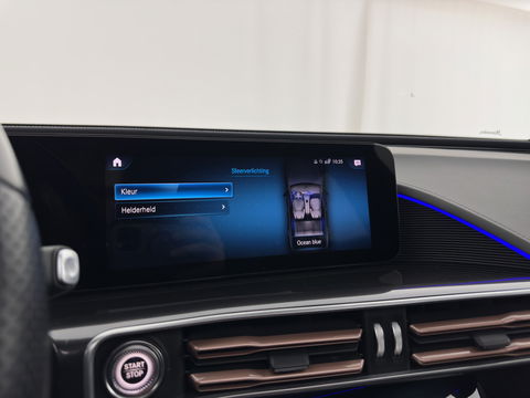 Mercedes-Benz EQC 400 4MATIC 80 kWh AMG (INCL-BTW) Aut. *PANO | BURMESTER-SURROUND | DISTRONIC | LEATHER-MICROFIBRE | FULL-LED | TOP-VIEW | WIDE-SCREEN-COCKPIT | KEYLESS | AIR-SUSPENSION | SPORT-SEATS | PRIVACY-GLASS | AMBIENT-LIGH