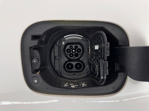 Mercedes-Benz EQC 400 4MATIC 80 kWh AMG (INCL-BTW) Aut. *PANO | BURMESTER-SURROUND | DISTRONIC | LEATHER-MICROFIBRE | FULL-LED | TOP-VIEW | WIDE-SCREEN-COCKPIT | KEYLESS | AIR-SUSPENSION | SPORT-SEATS | PRIVACY-GLASS | AMBIENT-LIGH