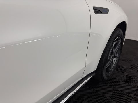 Mercedes-Benz EQC 400 4MATIC 80 kWh AMG (INCL-BTW) Aut. *PANO | BURMESTER-SURROUND | DISTRONIC | LEATHER-MICROFIBRE | FULL-LED | TOP-VIEW | WIDE-SCREEN-COCKPIT | KEYLESS | AIR-SUSPENSION | SPORT-SEATS | PRIVACY-GLASS | AMBIENT-LIGH